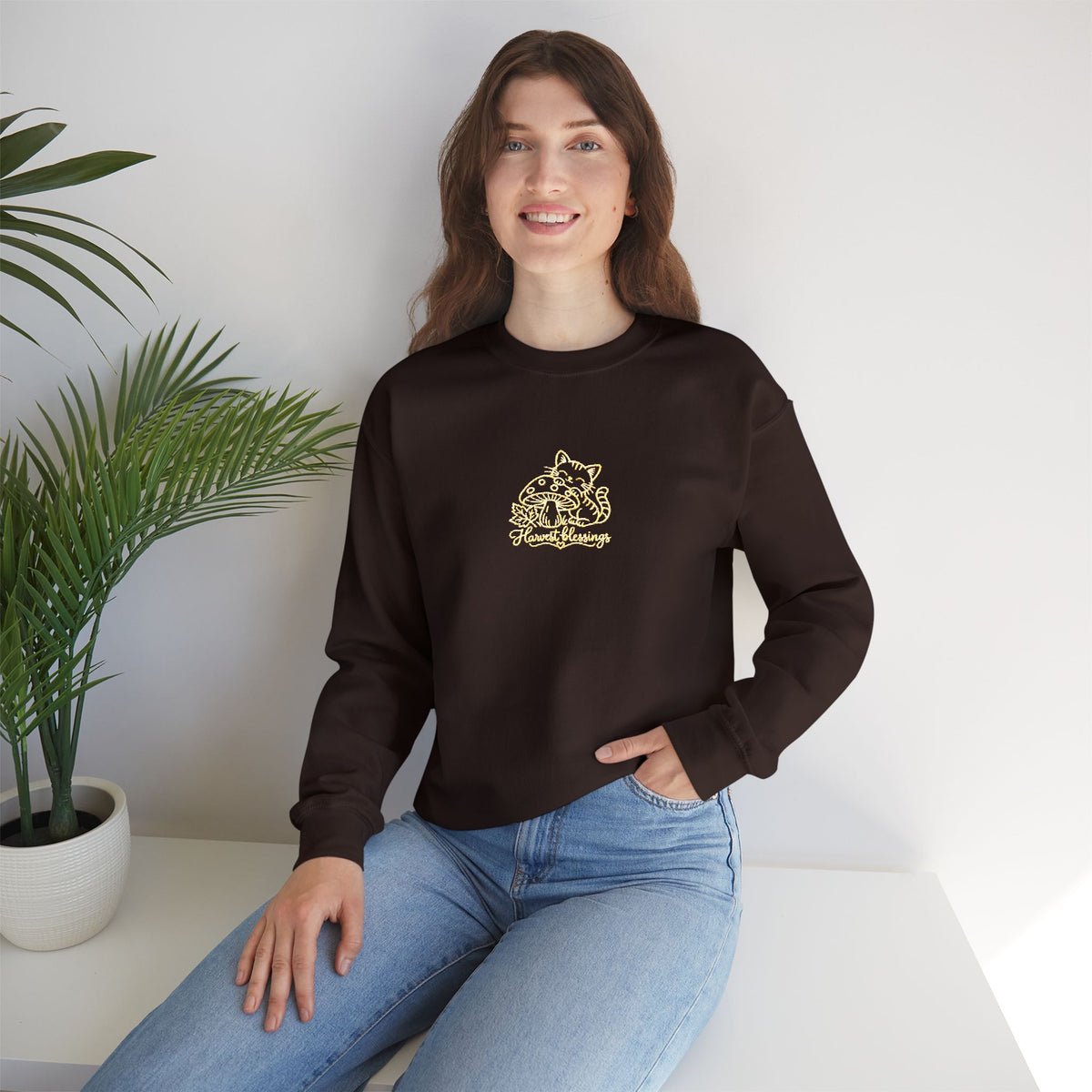 Gold Floral Crest Crewneck Embroidery Sweatshirt